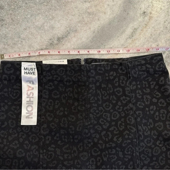 Tinseltown Juniors Black Leopard Print Denim Jean Mini Skirt Size X-Large - Picture 5 of 10
